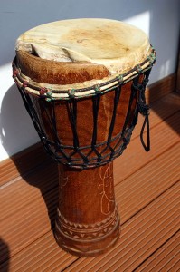 Wymiana naciągu na djembe